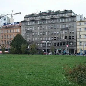 Pensión Unie, Praga