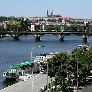 Hotel & Royal Standard, Praga